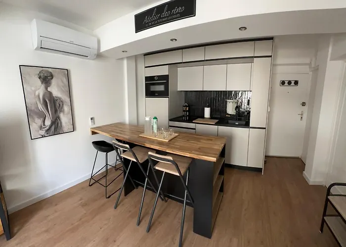 Charming And Very Central 2 Rooms Apartment
