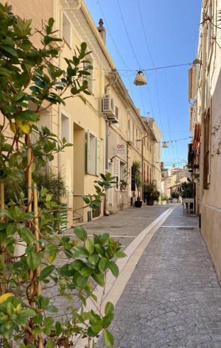 Charming And Very 2 Bandol