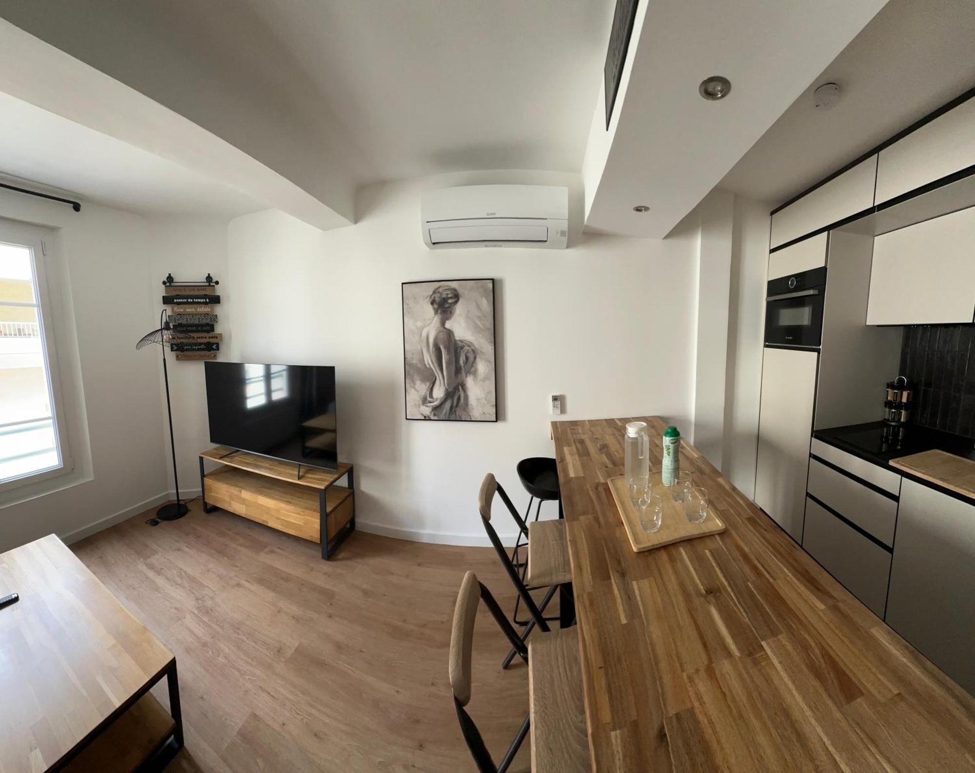 Charming And Very 2 Apartment *